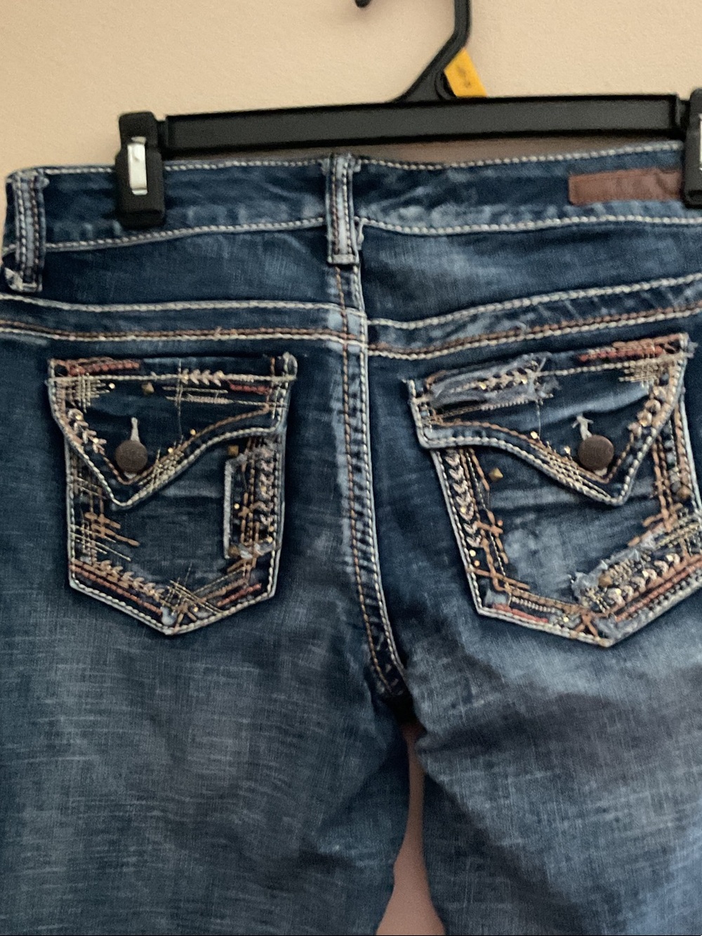Ariya jeans (will take lower offers just comment your best price)